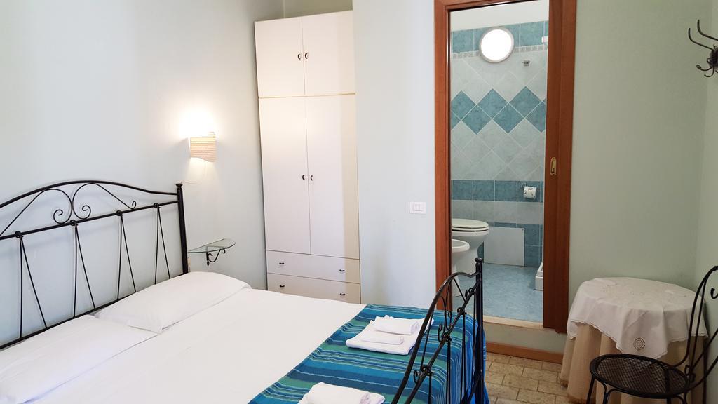 La Baia Apartments Sa Rocca Tunda Rum bild